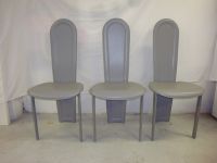 Repigmentation dans une couleur différente de chaises en cuir à Trets